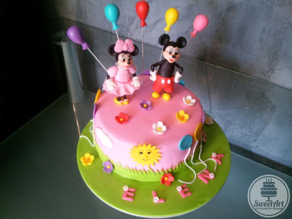 Tort roz cu Minnie și Mickey Mouse, baloane colorate și floricele