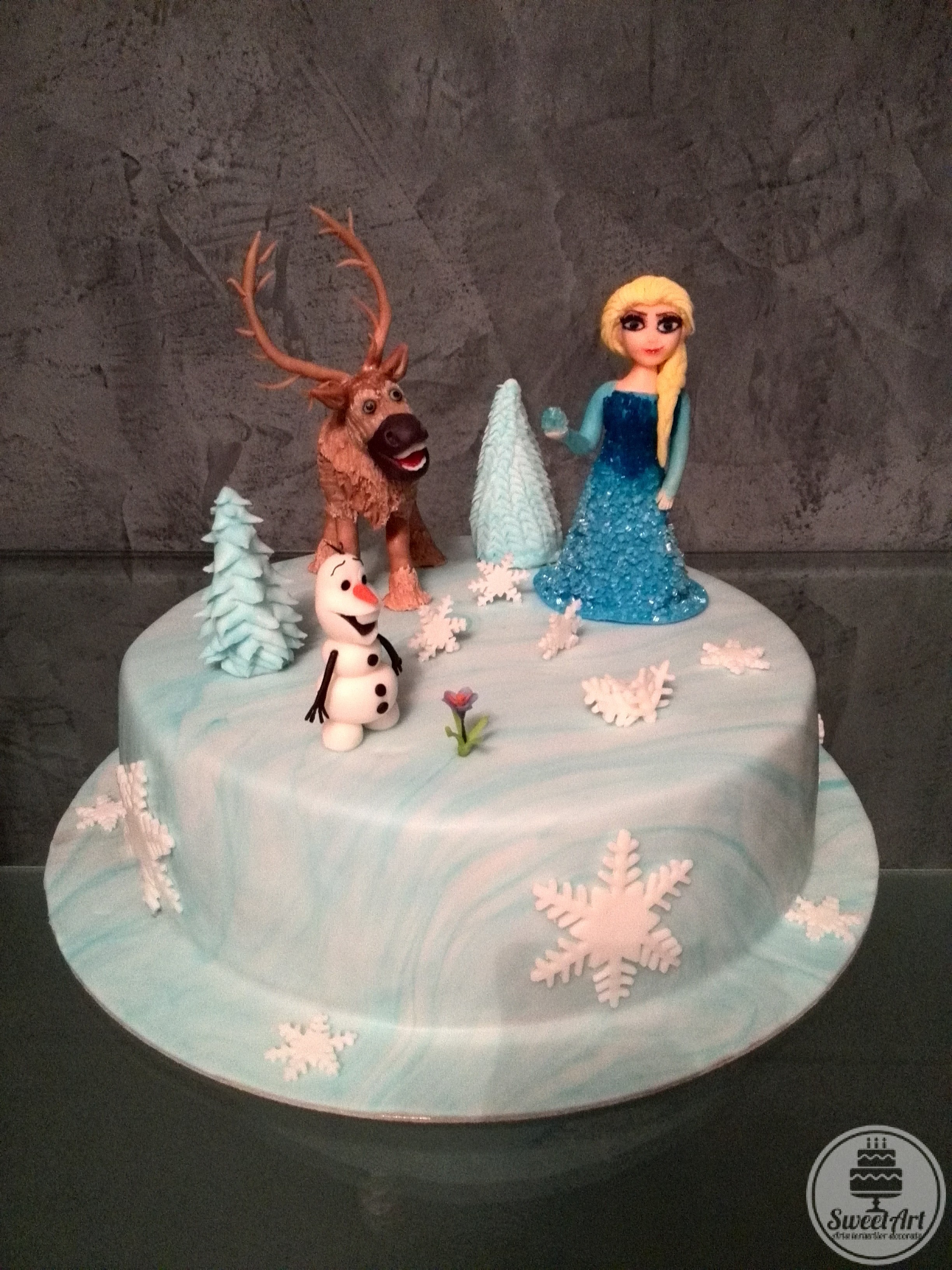 Tort Elsa, Olaf, Sven, brăduți și fulgi de zăpadă